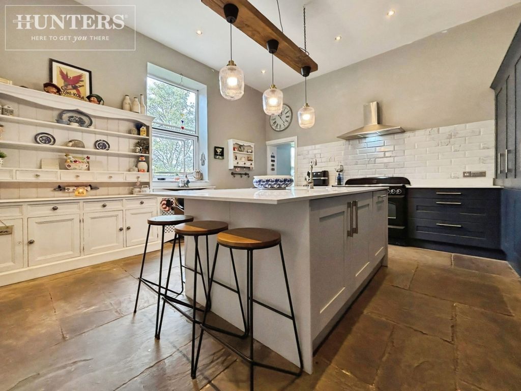 Property photo 2 of 39 Pbox-Img.Jpg
