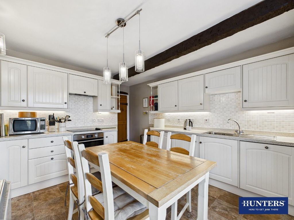 Property photo 3 of 24 Dining Kitchen