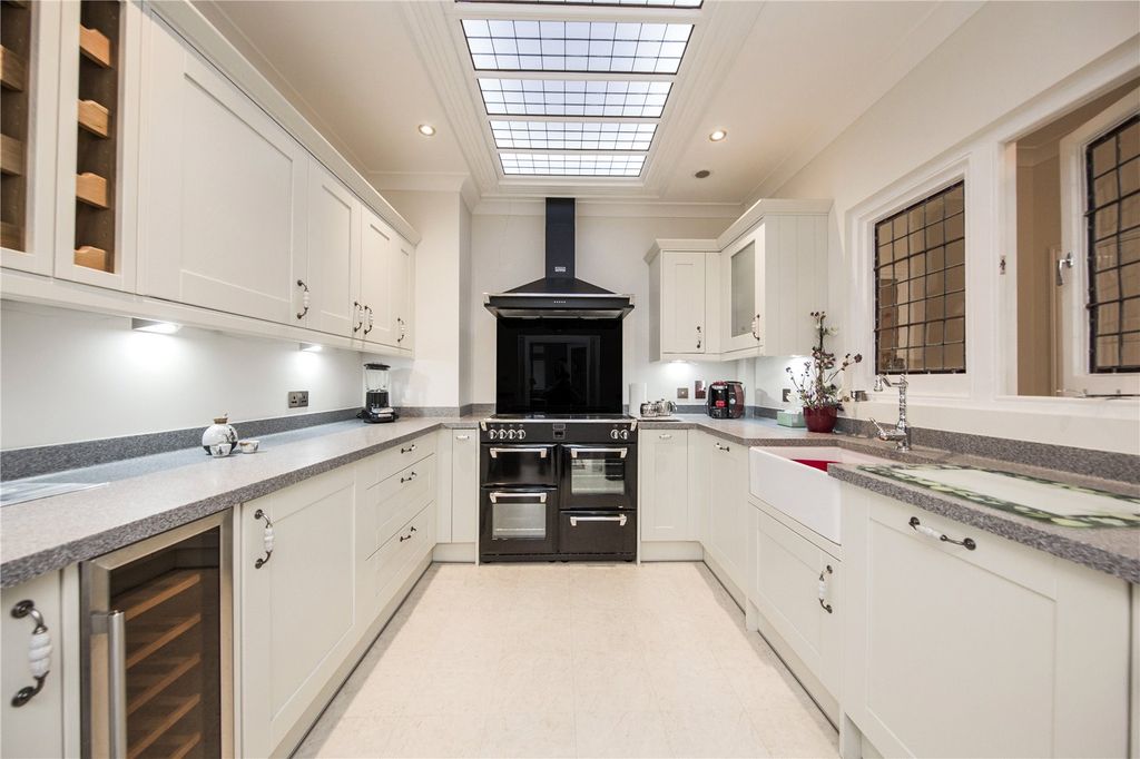 Property photo 1 of 21 Kitchen