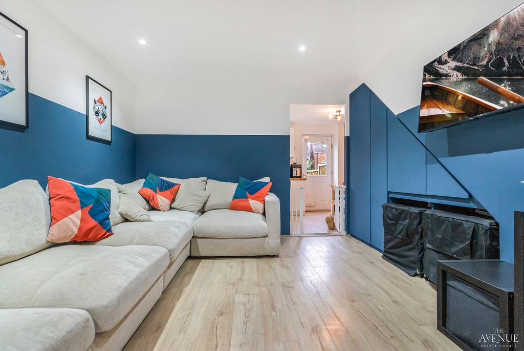 Property photo 3 of 10 4563046