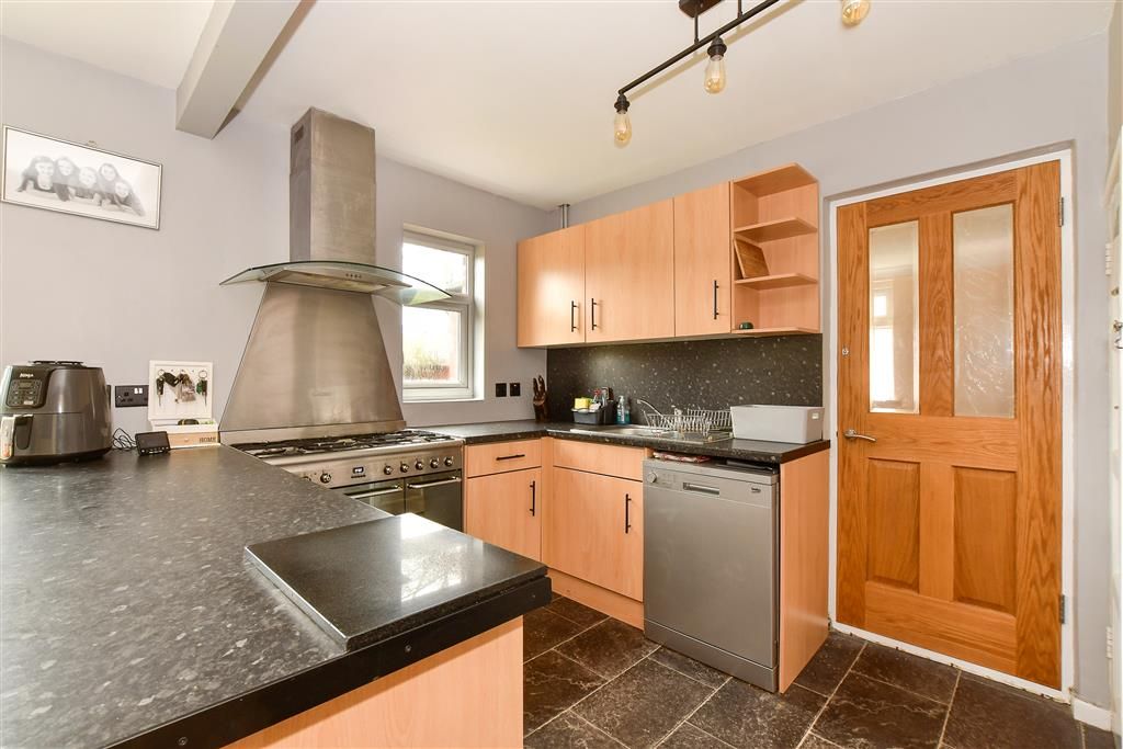 Property photo 2 of 11 Kitchen/Dining Room