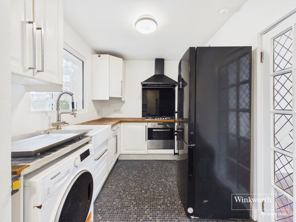 Property photo 1 of 8 Kitchen