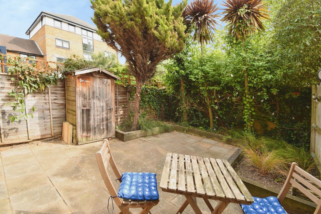 Property photo 2 of 11