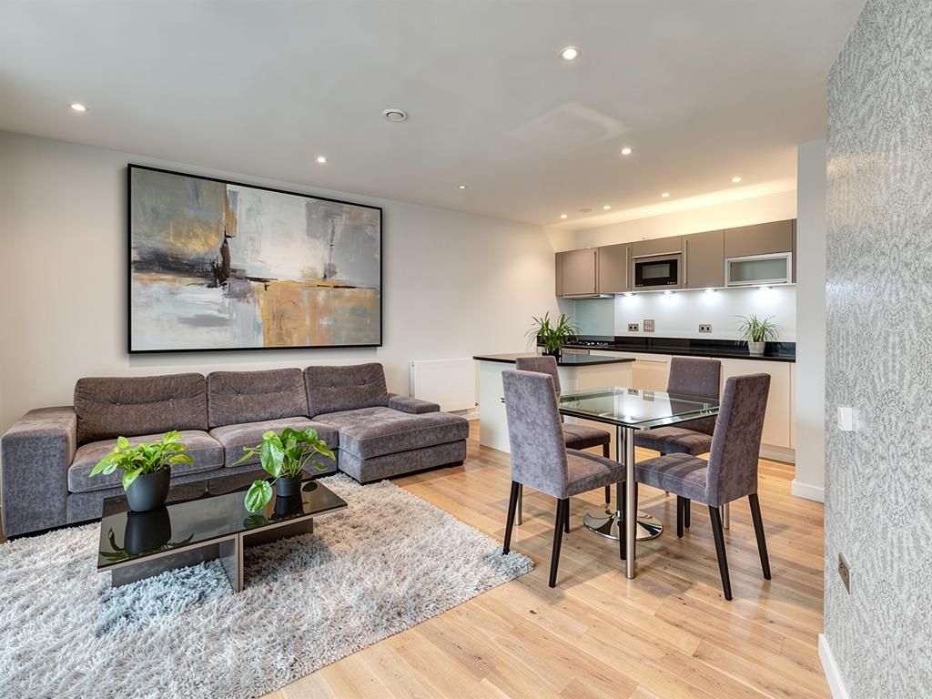 Property photo 2 of 11 Furniture Added Through CGI