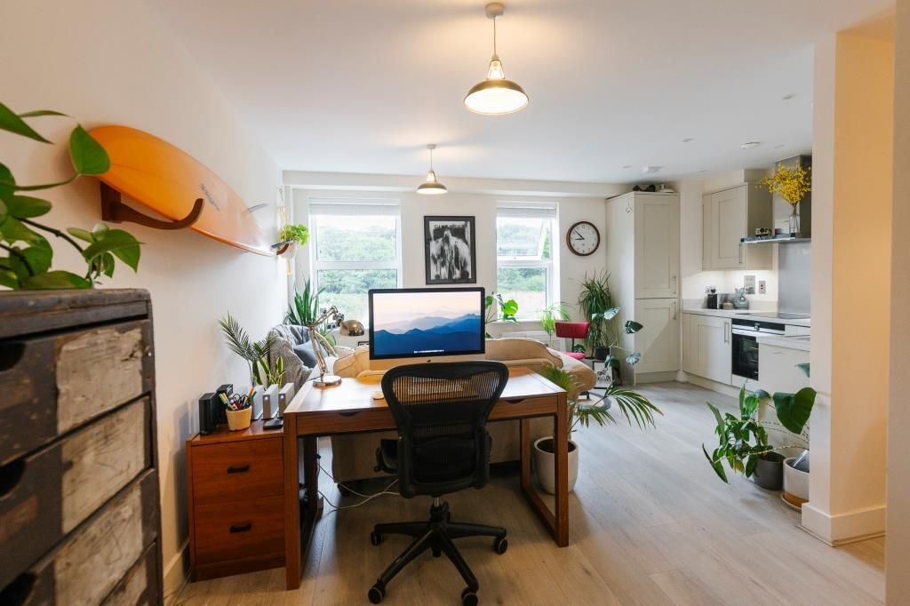 Property photo 3 of 11 Lounge 3.Jpg