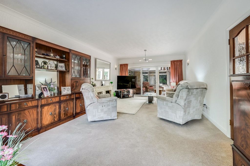 Property photo 2 of 17 Sitting Room