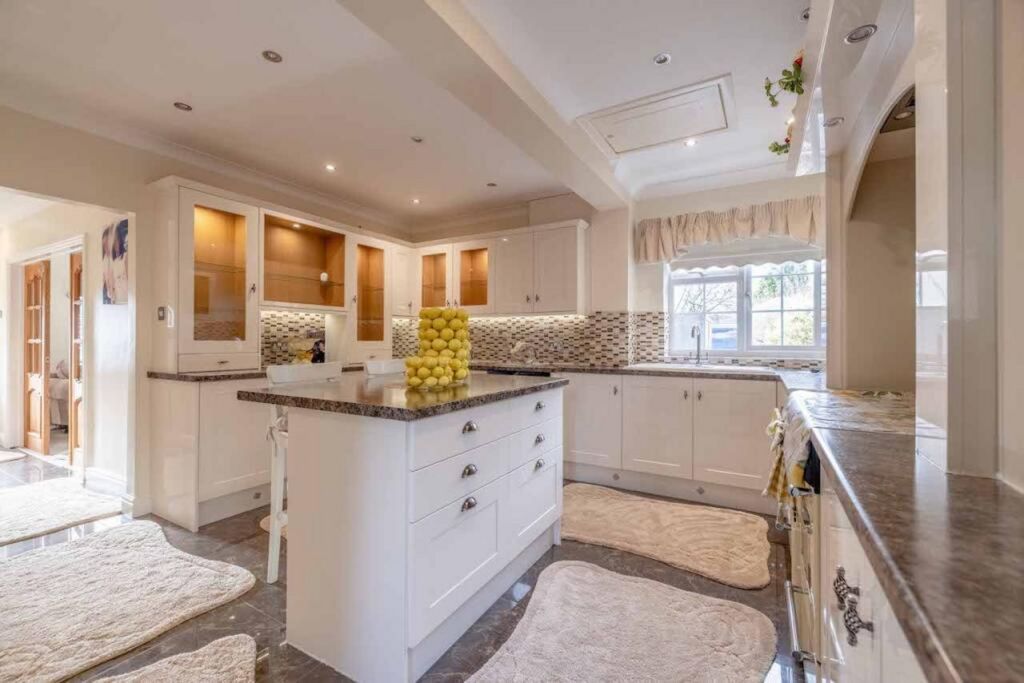 Additional image 13 of 7 bed detached bungalow for saleBangors Road North, Iver SL0