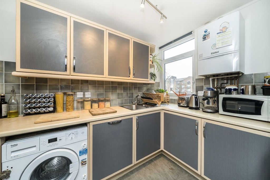 Property photo 2 of 4