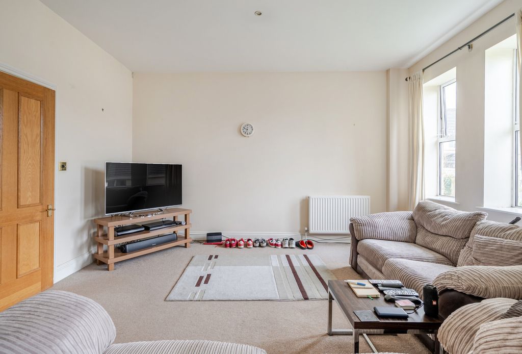 Property photo 2 of 12 Sitting Room