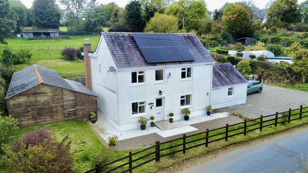 Property photo 1 of 45 House