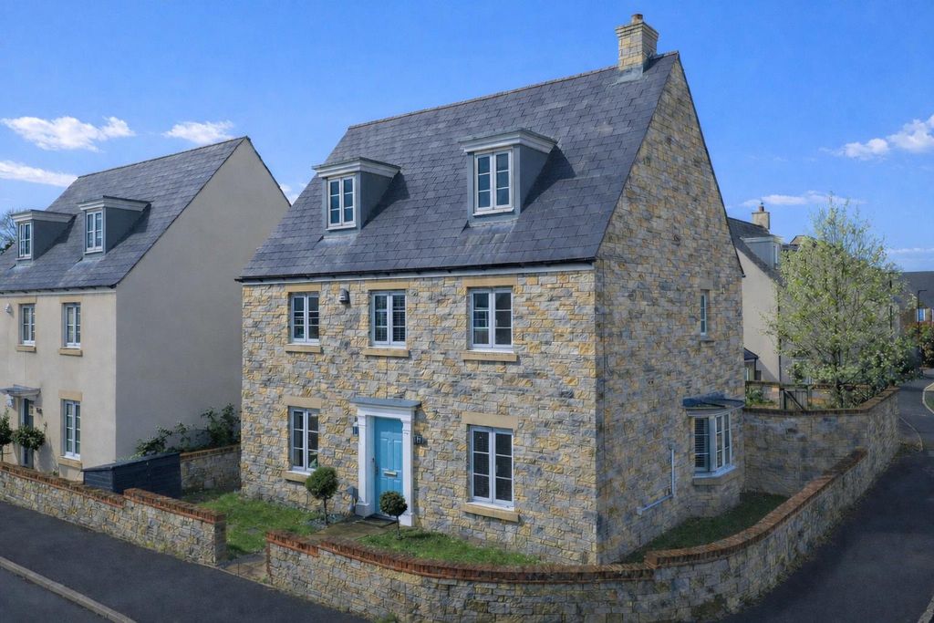 Property photo 1 of 23 Merton Green