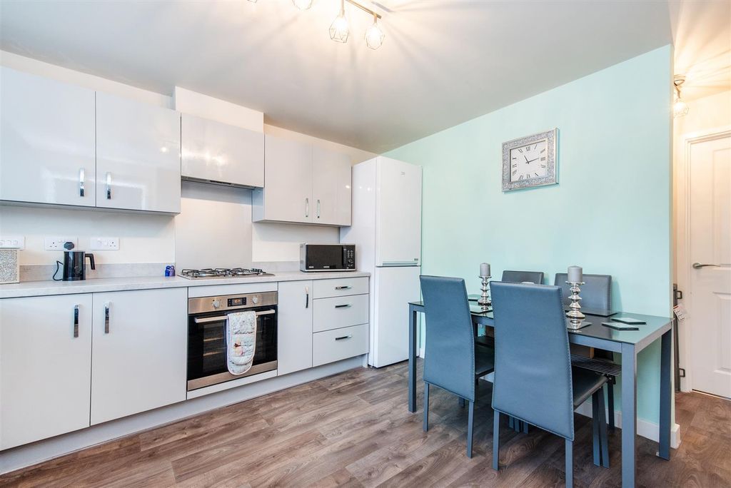 Property photo 2 of 20 Kitchen/Diner