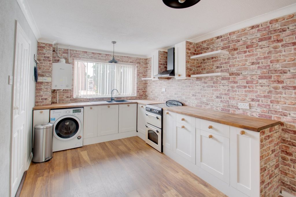 Property photo 2 of 18 Picture No. 04