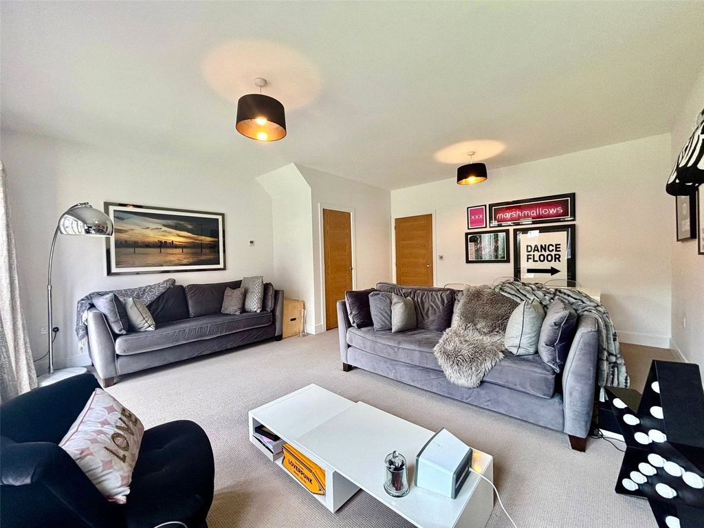 Property photo 3 of 10 Picture No. 07