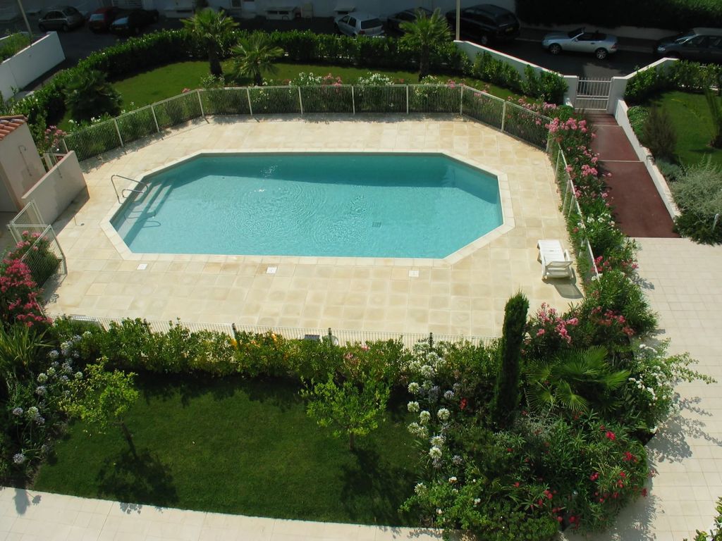 Property photo 2 of 14
