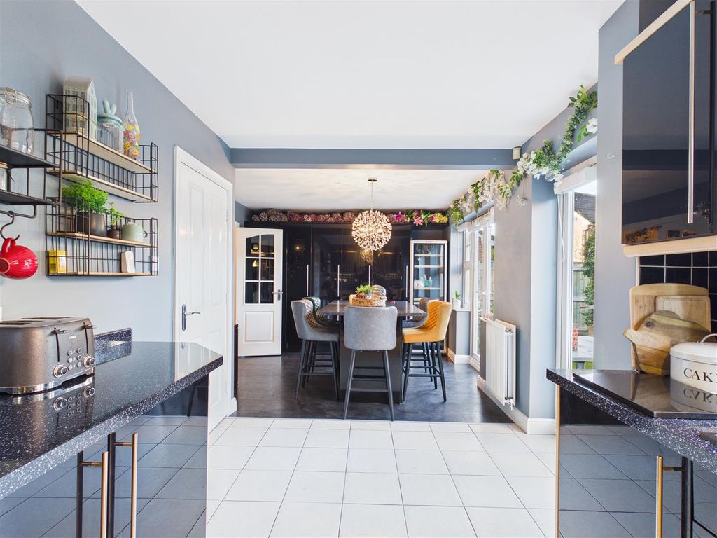 Property photo 2 of 25 Cam04090G0-Pr0162-Still015.Jpg