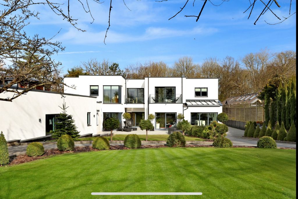 Property photo 1 of 33 5504130