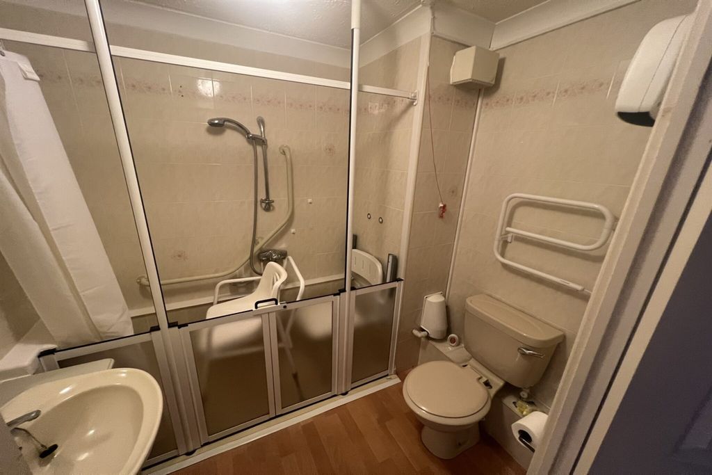Property photo 3 of 6