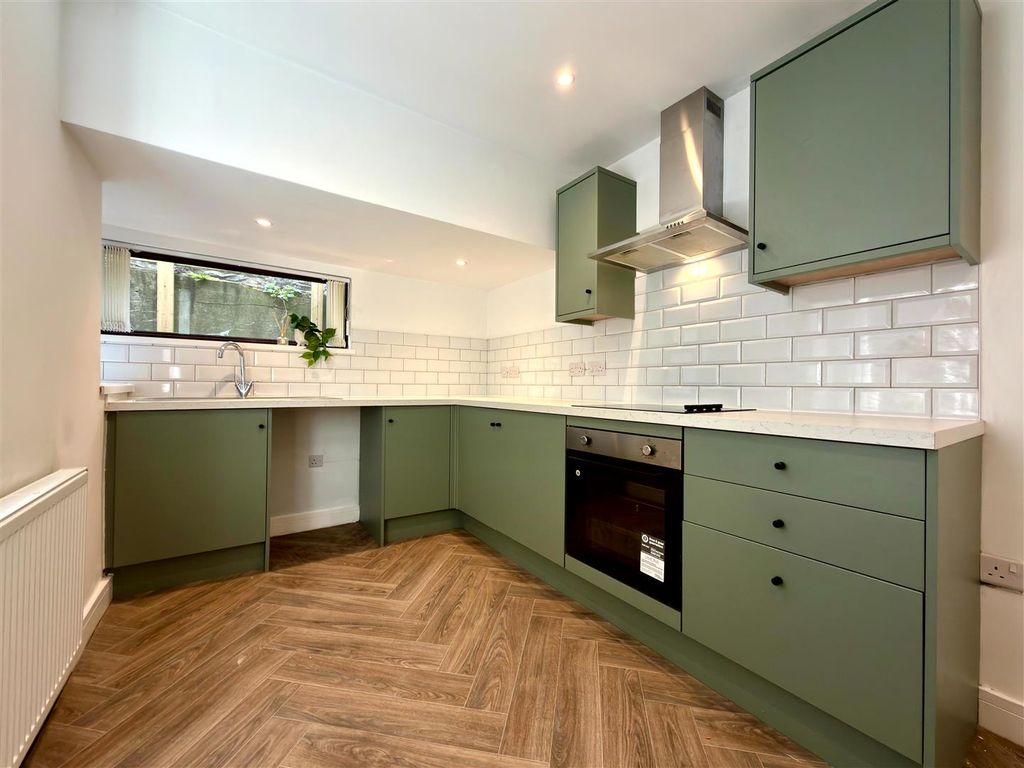 Property photo 1 of 47 1777032837_11_6488F549-c585-4451-Bc54-05F8680Ff2A8