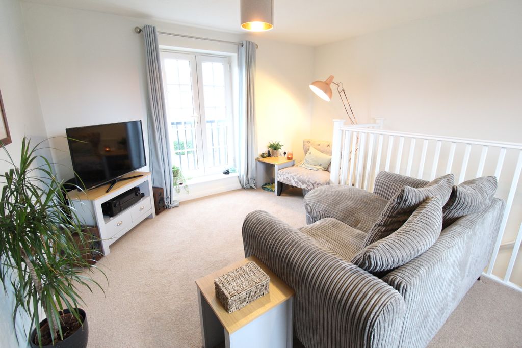 Property photo 2 of 8