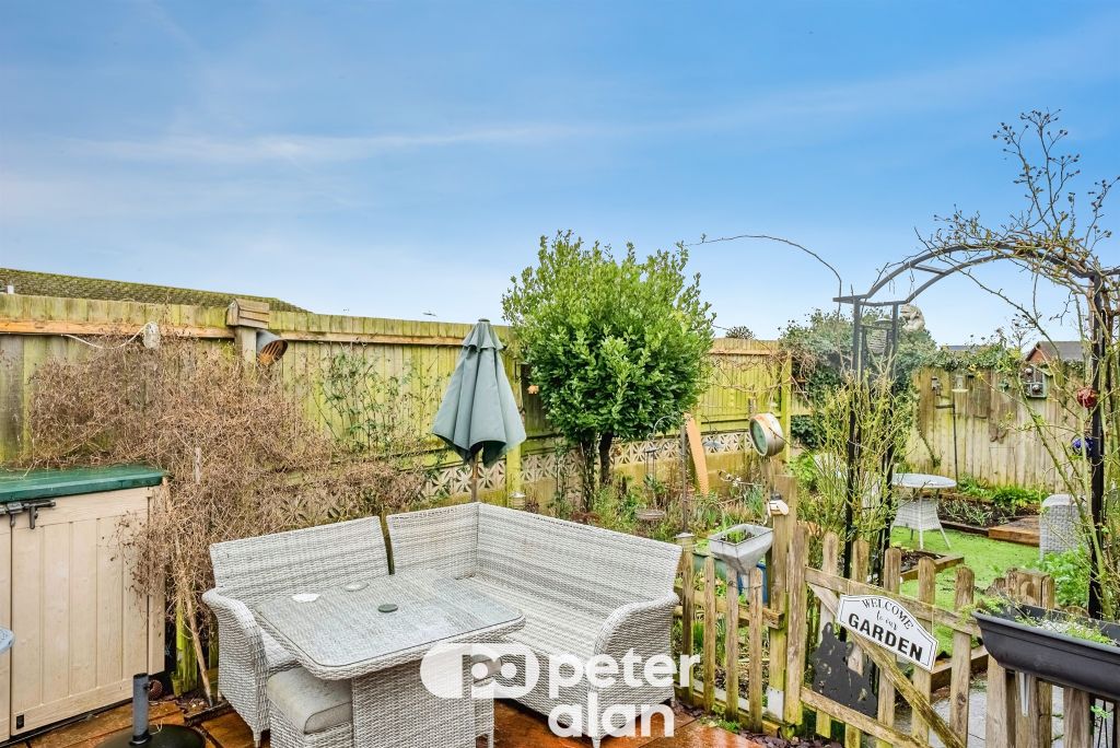 Property photo 2 of 25