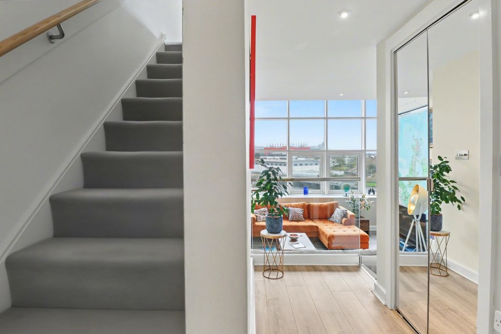 Property photo 3 of 21 Img_2355