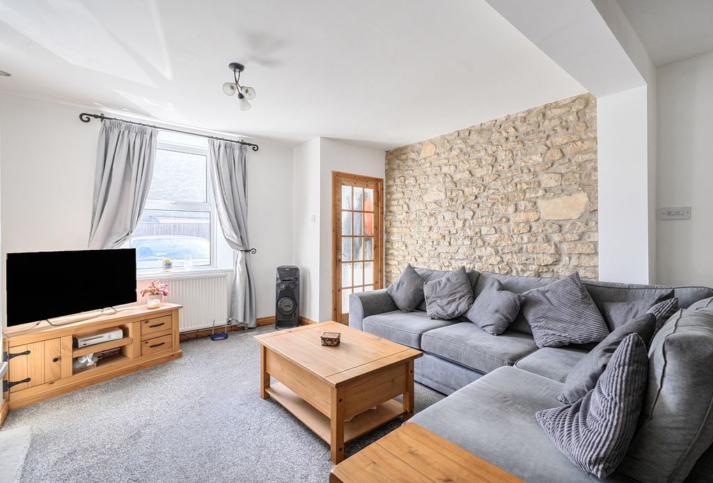 Property photo 2 of 17 1485669-7-6A4Be86...