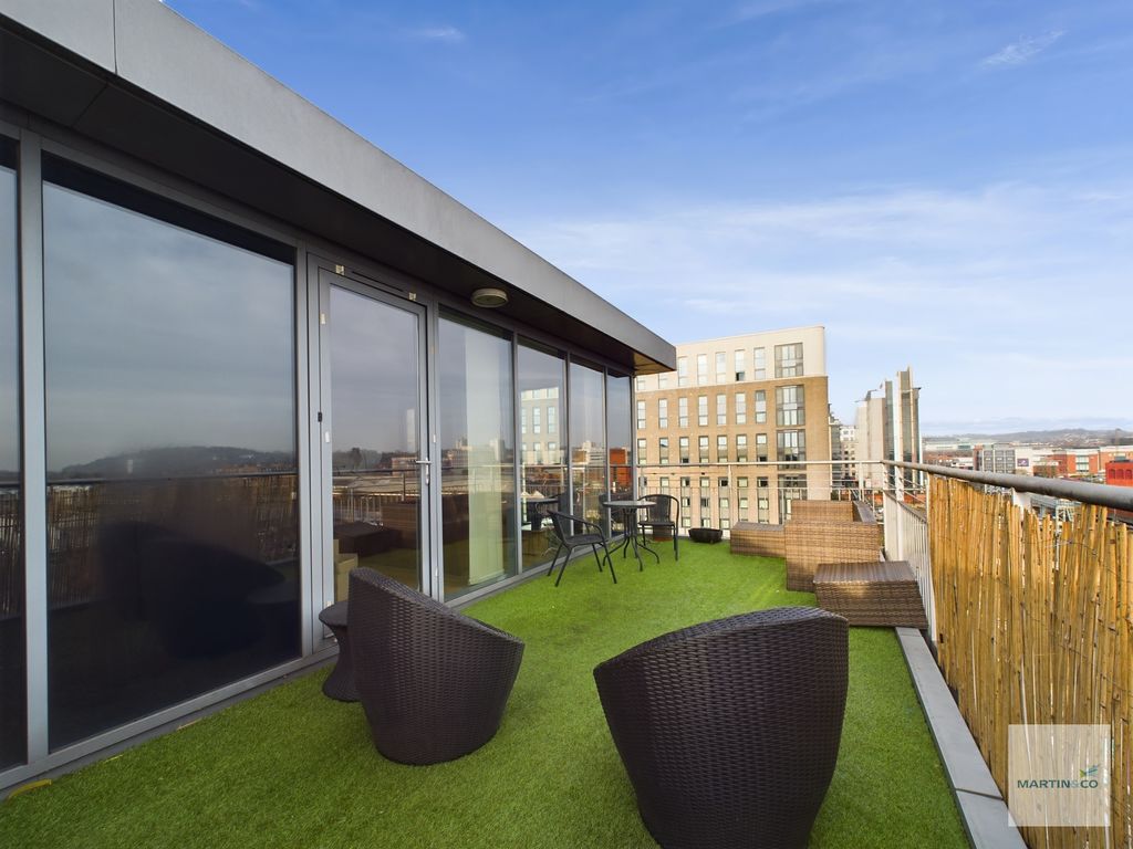 Property photo 1 of 13 Cam03394G0-Pr0203-Still008