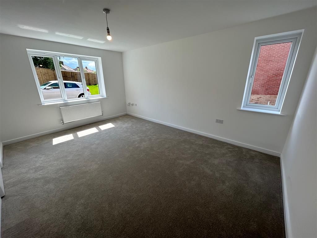 Property photo 3 of 18 Living Room