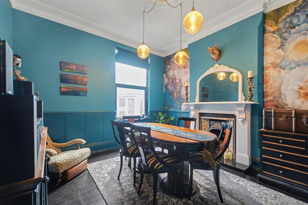 Property photo 3 of 26 Dining Room