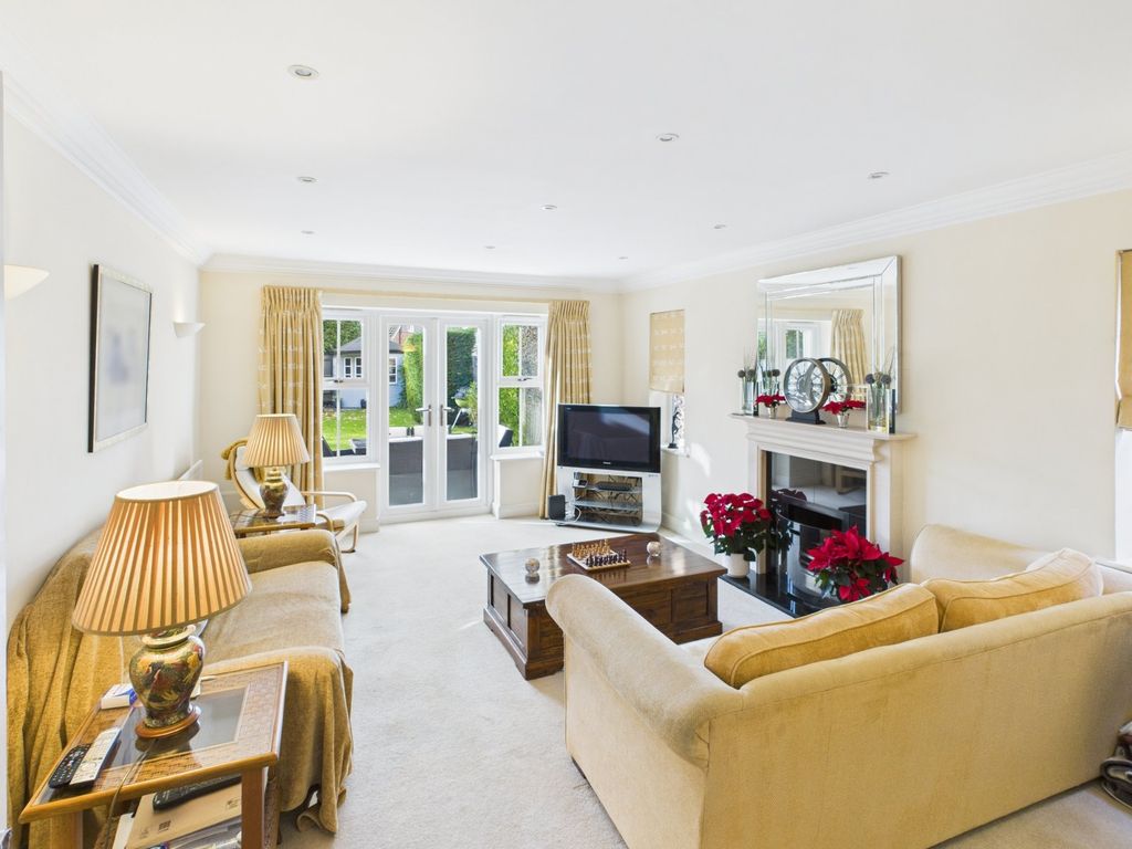 Property photo 2 of 15 Living Room