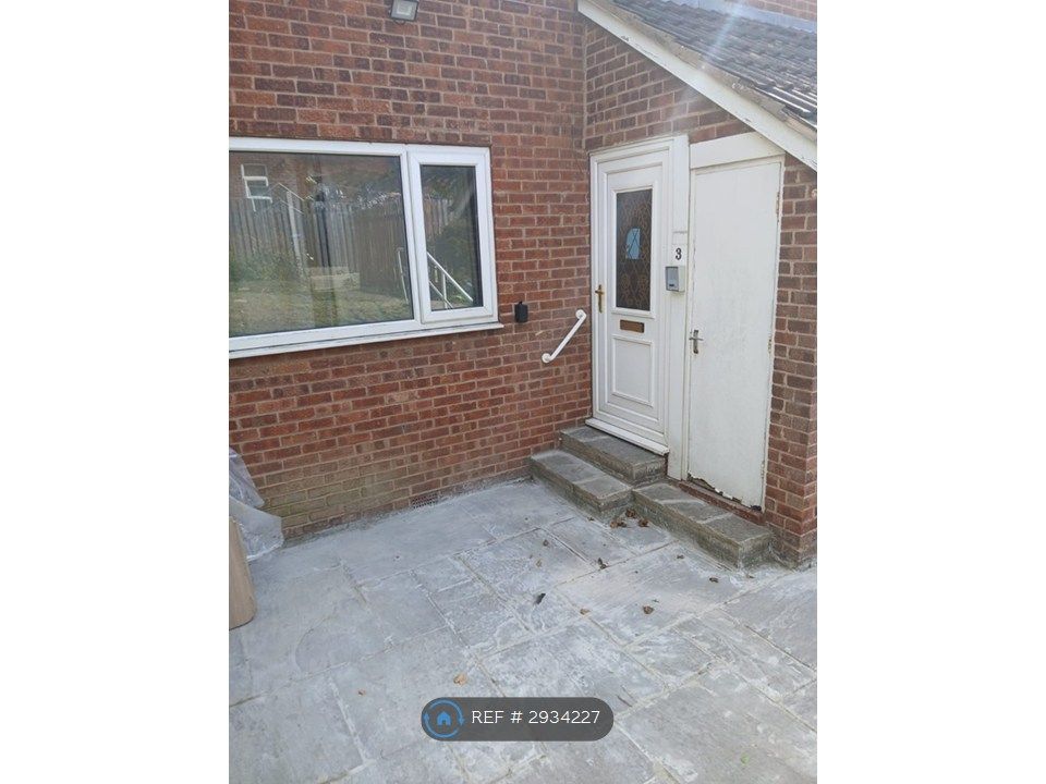 Property photo 2 of 20