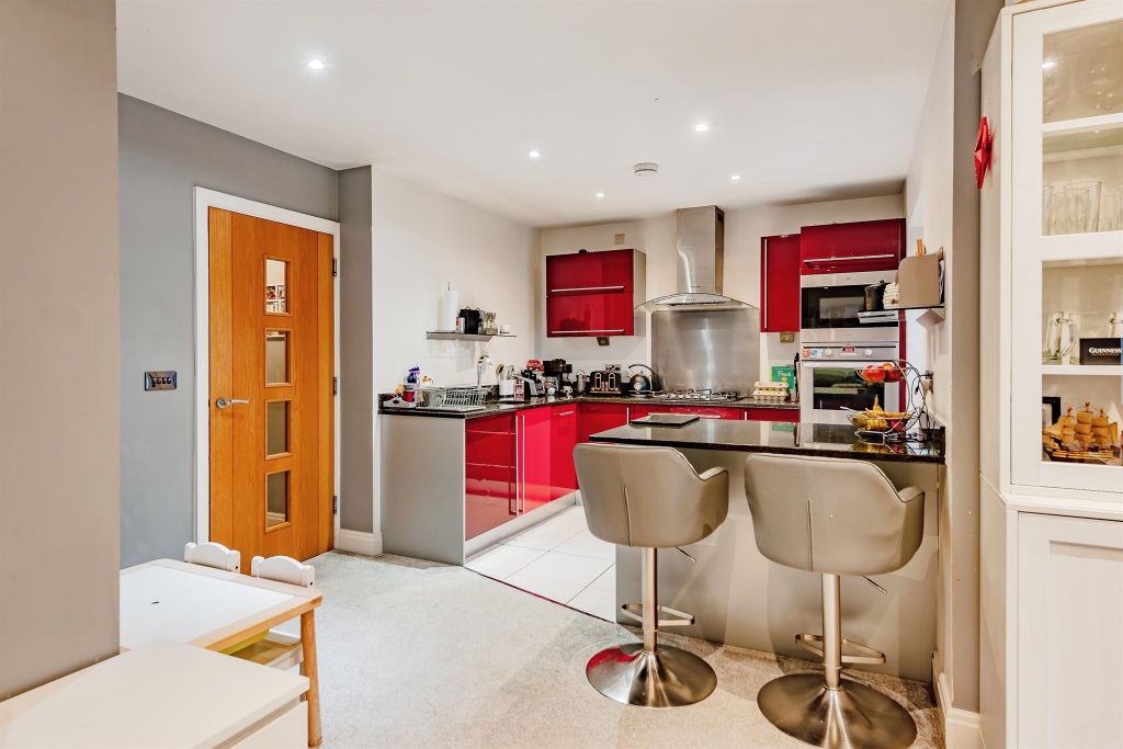 Property photo 3 of 16