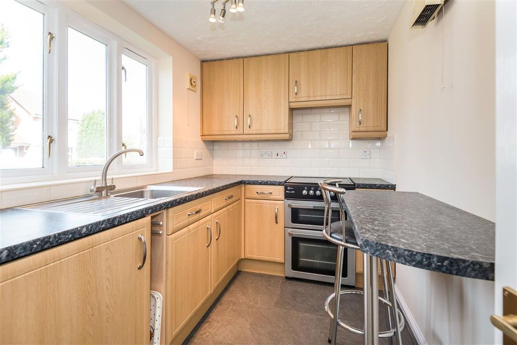 Property photo 2 of 9 Kitchen