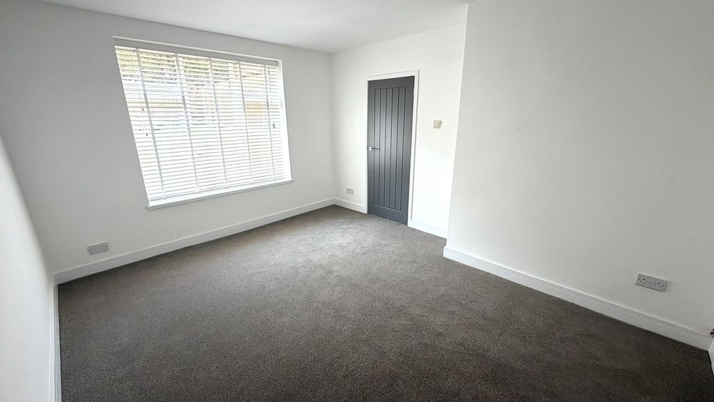 Property photo 2 of 14 Living Room