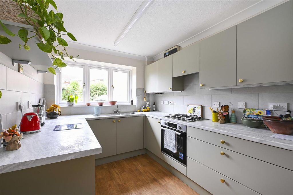 Property photo 2 of 12 1-Flint-Copse-09.Jpg