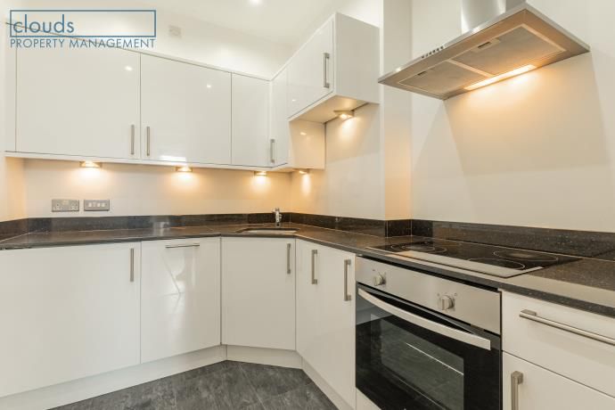 Property photo 3 of 19 Kitchen
