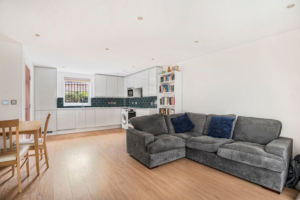 Property photo 1 of 15 Kitchen/Reception