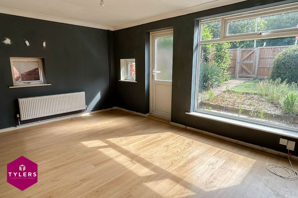Property photo 2 of 10 Picture No. 21