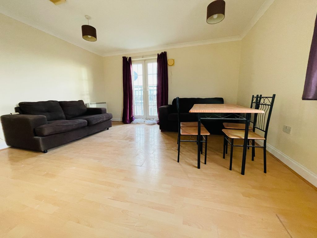 Property photo 3 of 5 Reception