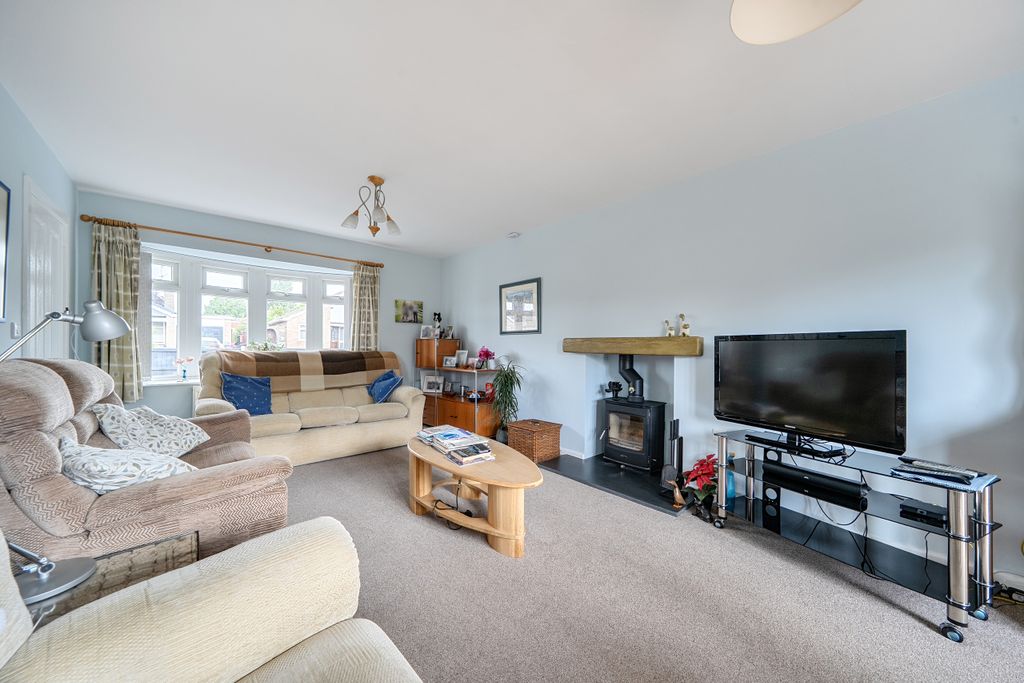 Property photo 2 of 21 1502047-16-6A74Fe1748146