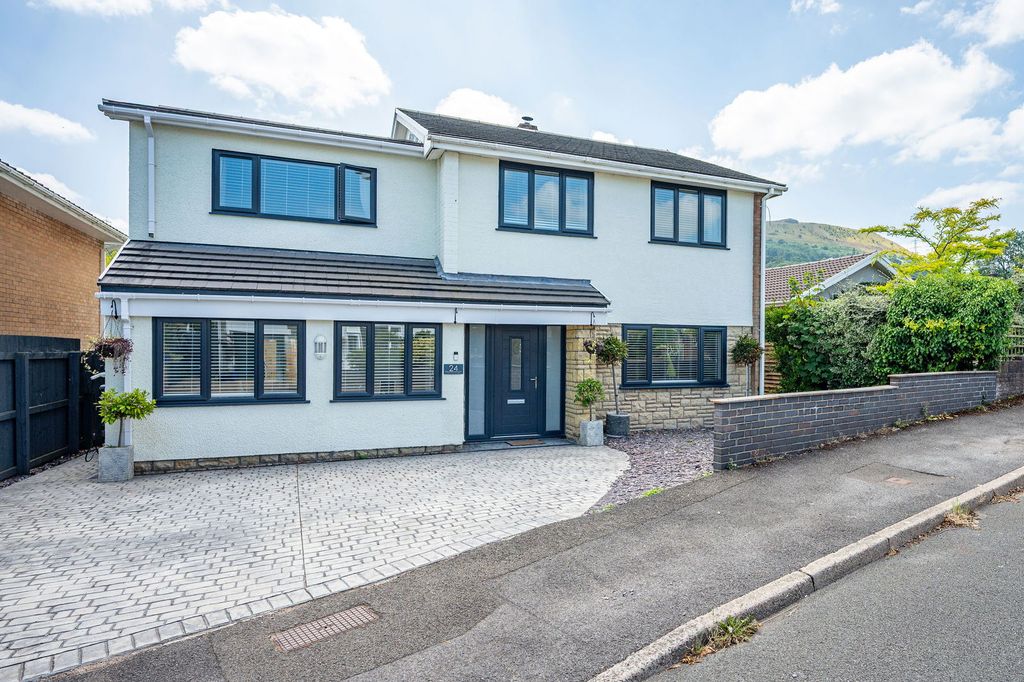 Property photo 1 of 38