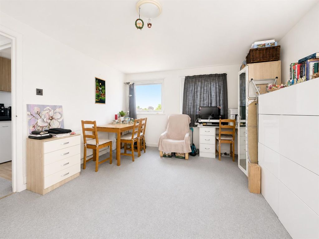 Property photo 3 of 6 Coopers Estate Agents