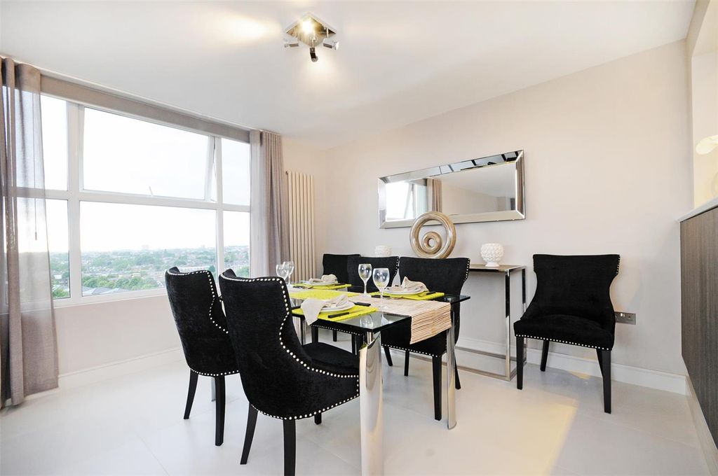 Property photo 2 of 5 Dining Room