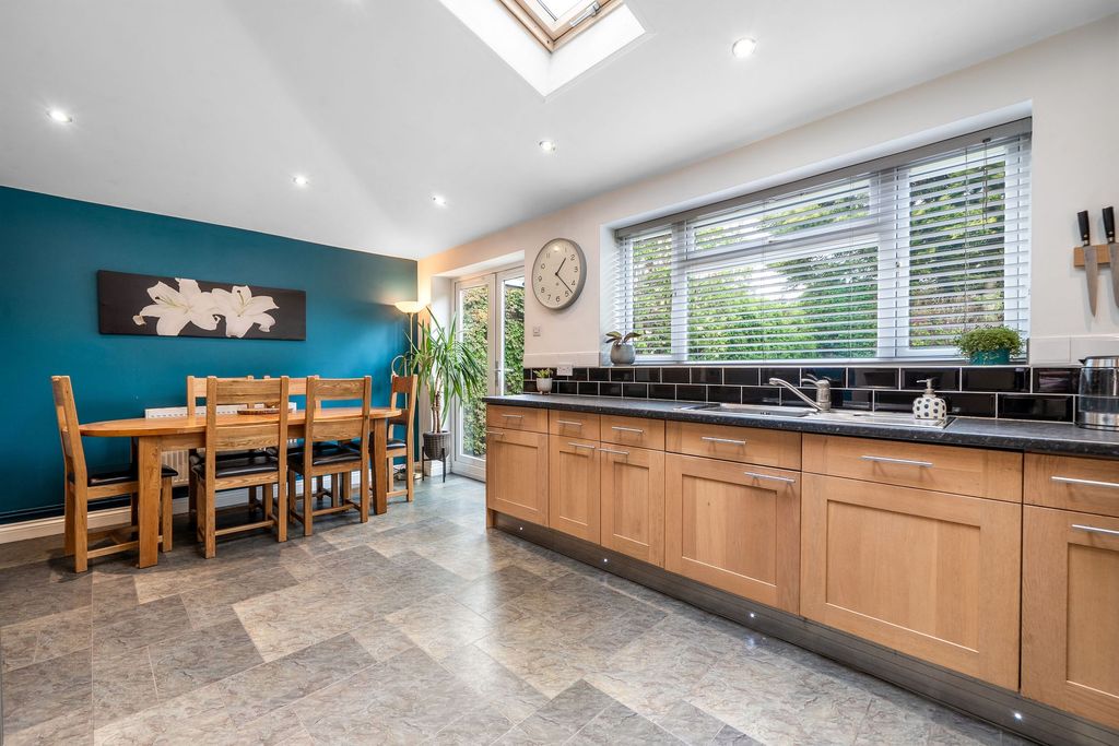 Property photo 2 of 22 Kitchen Diner