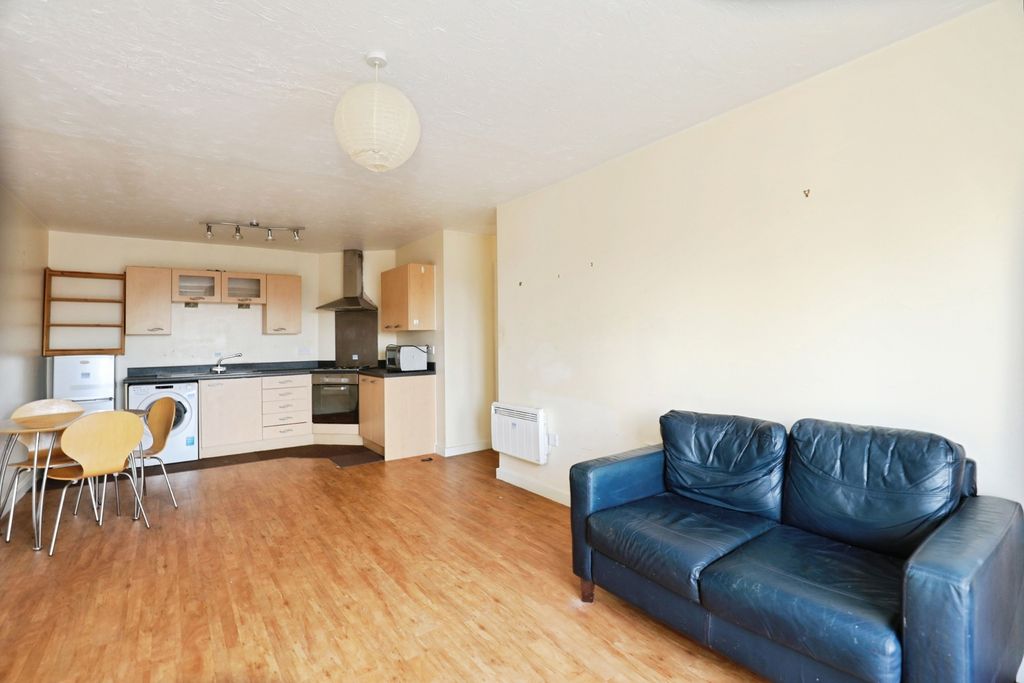 Property photo 3 of 11 Pbox-Img.Jpg