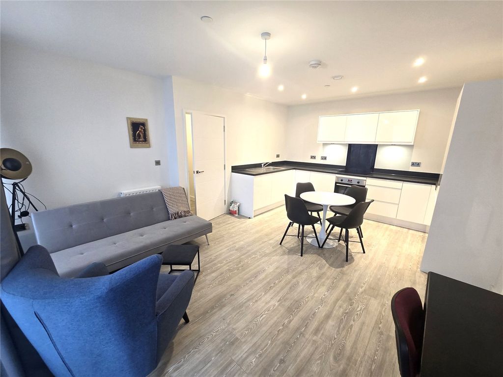 Property photo 1 of 10 Lounge