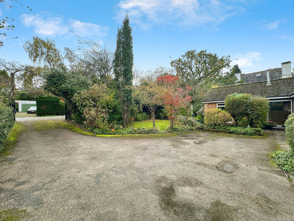 Property photo 2 of 25