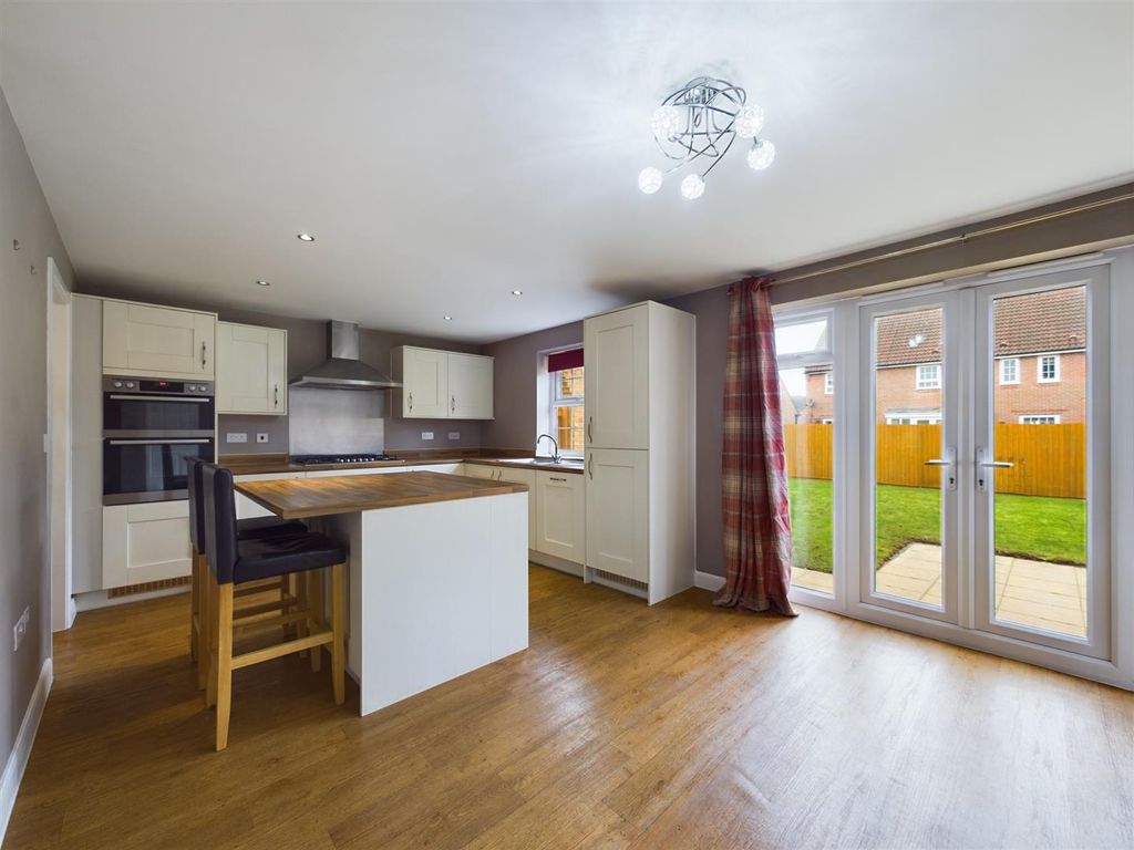 Property photo 2 of 35