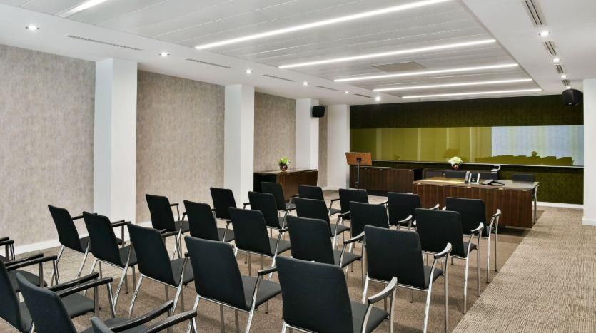 Property photo 2 of 17 Serviced Office To Rent In Gresham Street, City Of